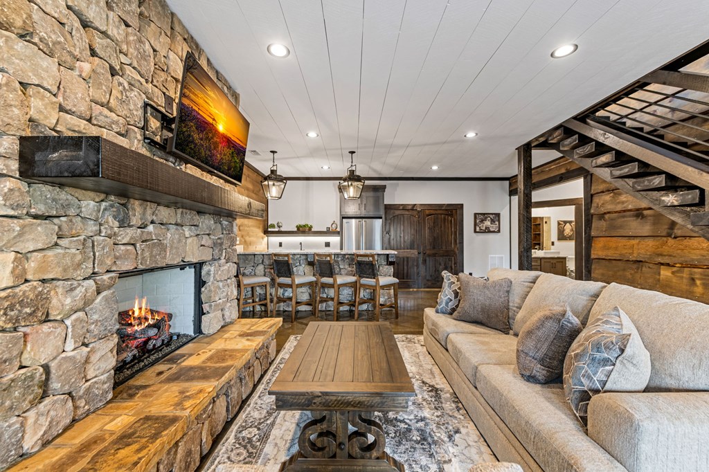 Blue Ridge, Georgia, 30513, United States, 3 Bedrooms Bedrooms, ,4 BathroomsBathrooms,Residential,Active,2028743