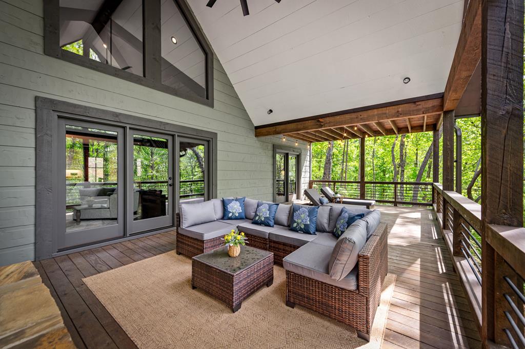Blue Ridge, Georgia, 30513, United States, 3 Bedrooms Bedrooms, ,4 BathroomsBathrooms,Residential,Active,2028743