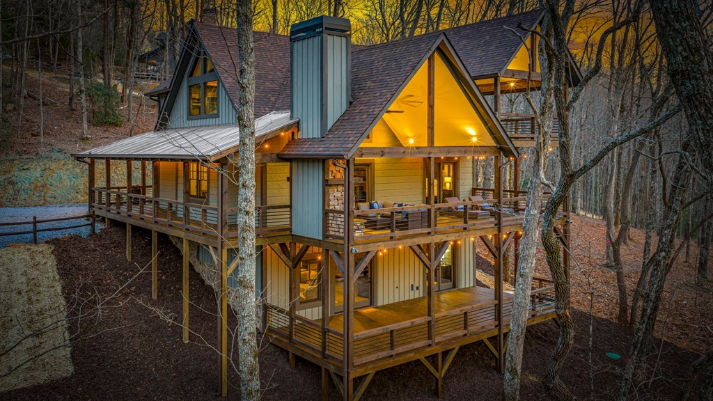 Blue Ridge, Georgia, 30513, United States, 3 Bedrooms Bedrooms, ,4 BathroomsBathrooms,Residential,Active,2028743