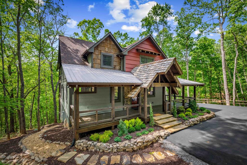 Blue Ridge, Georgia, 30513, United States, 3 Bedrooms Bedrooms, ,4 BathroomsBathrooms,Residential,Active,2028743