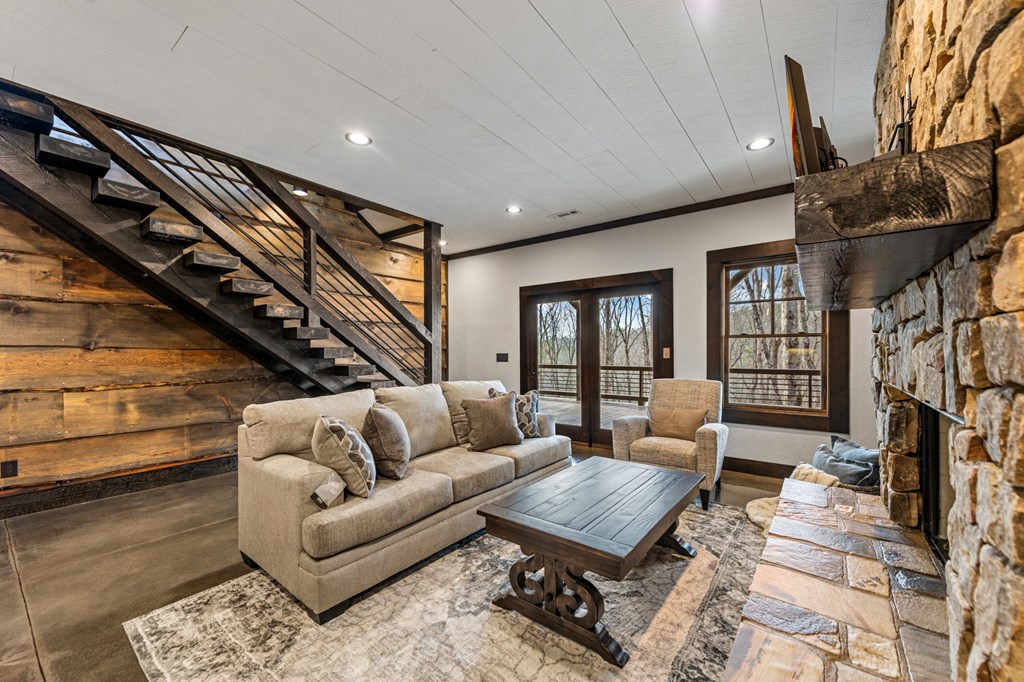 Blue Ridge, Georgia, 30513, United States, 3 Bedrooms Bedrooms, ,4 BathroomsBathrooms,Residential,Active,2028743
