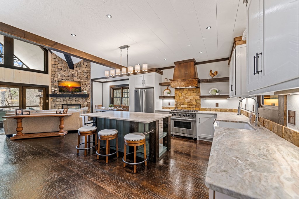 Blue Ridge, Georgia, 30513, United States, 3 Bedrooms Bedrooms, ,4 BathroomsBathrooms,Residential,Active,2028743