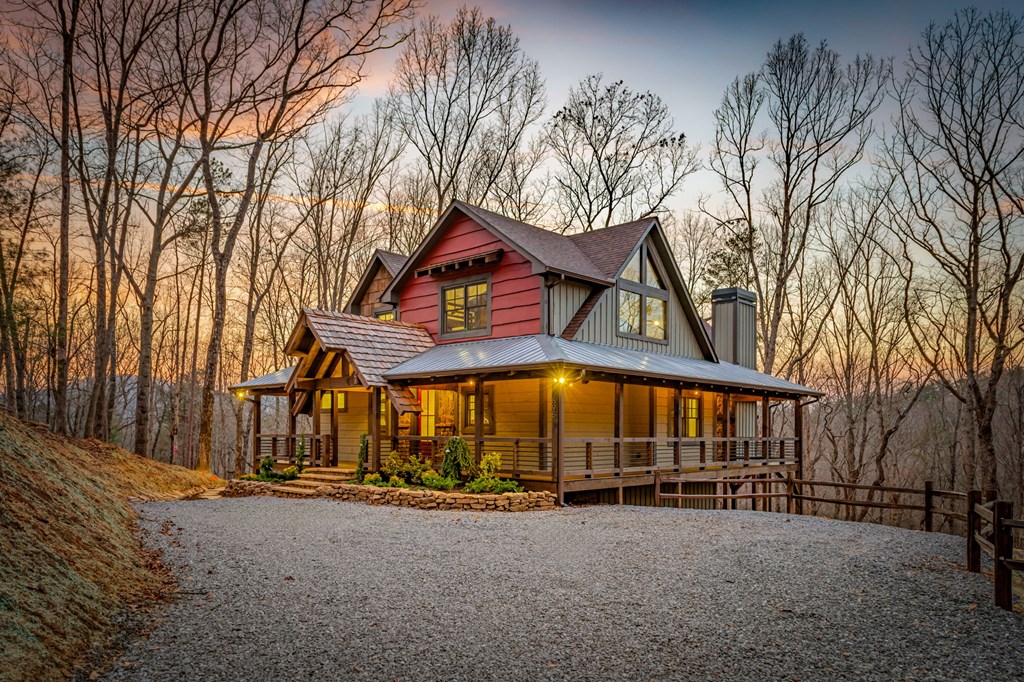 Blue Ridge, Georgia, 30513, United States, 3 Bedrooms Bedrooms, ,4 BathroomsBathrooms,Residential,Active,2028743