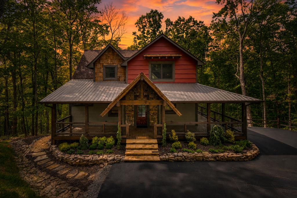 Blue Ridge, Georgia, 30513, United States, 3 Bedrooms Bedrooms, ,4 BathroomsBathrooms,Residential,Active,2028743