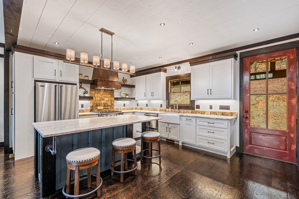 Blue Ridge, Georgia, 30513, United States, 3 Bedrooms Bedrooms, ,4 BathroomsBathrooms,Residential,Active,2028743