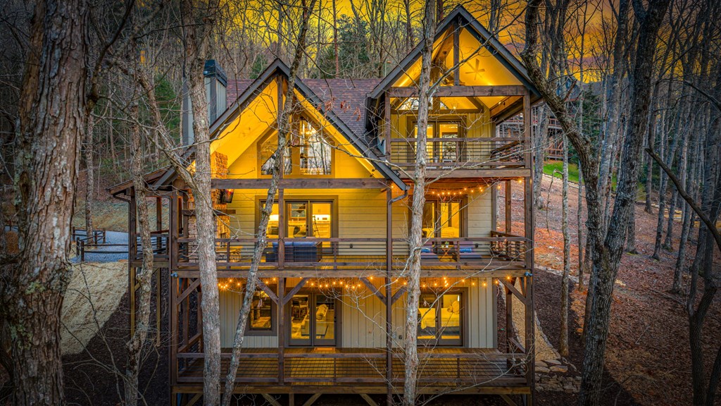 Blue Ridge, Georgia, 30513, United States, 3 Bedrooms Bedrooms, ,4 BathroomsBathrooms,Residential,Active,2028743