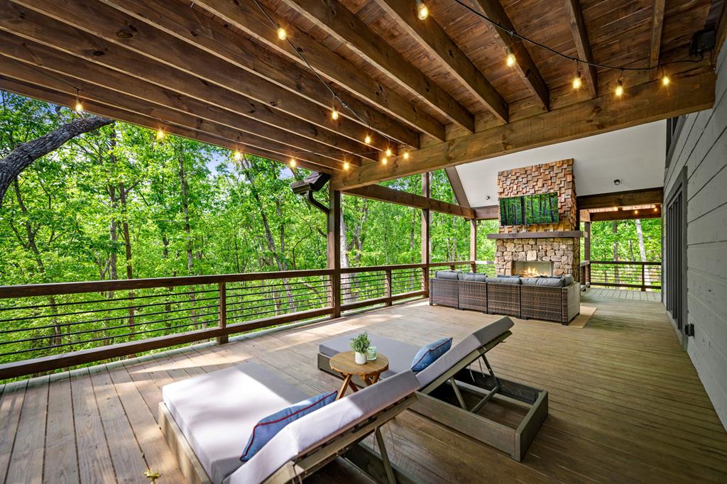 Blue Ridge, Georgia, 30513, United States, 3 Bedrooms Bedrooms, ,4 BathroomsBathrooms,Residential,Active,2028743
