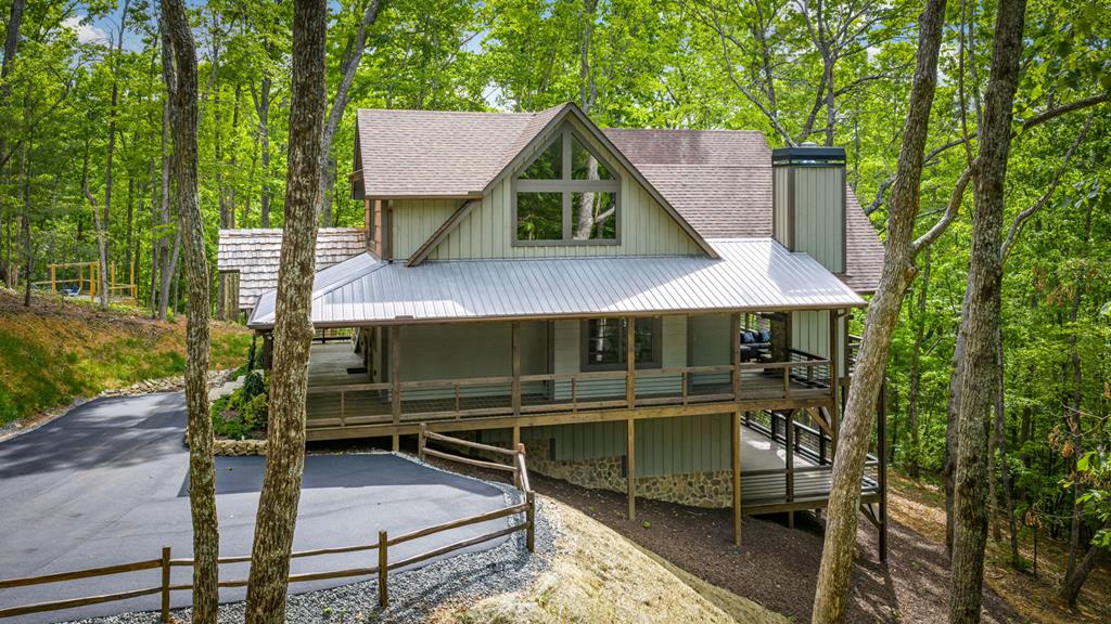 Blue Ridge, Georgia, 30513, United States, 3 Bedrooms Bedrooms, ,4 BathroomsBathrooms,Residential,Active,2028743