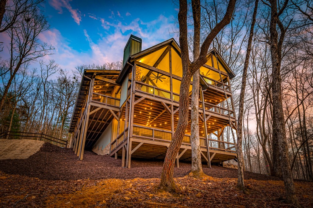 Blue Ridge, Georgia, 30513, United States, 3 Bedrooms Bedrooms, ,4 BathroomsBathrooms,Residential,Active,2028743