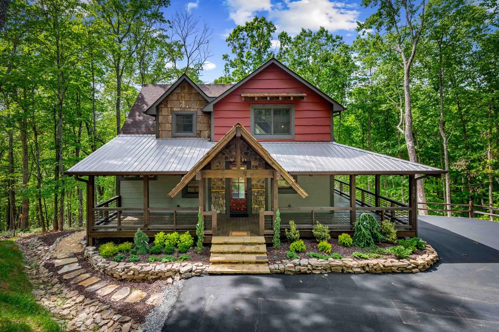 Blue Ridge, Georgia, 30513, United States, 3 Bedrooms Bedrooms, ,4 BathroomsBathrooms,Residential,Active,2028743