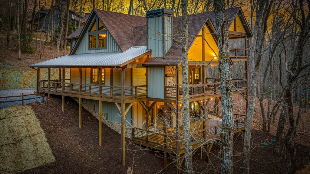 Blue Ridge, Georgia, 30513, United States, 3 Bedrooms Bedrooms, ,4 BathroomsBathrooms,Residential,Active,2028743