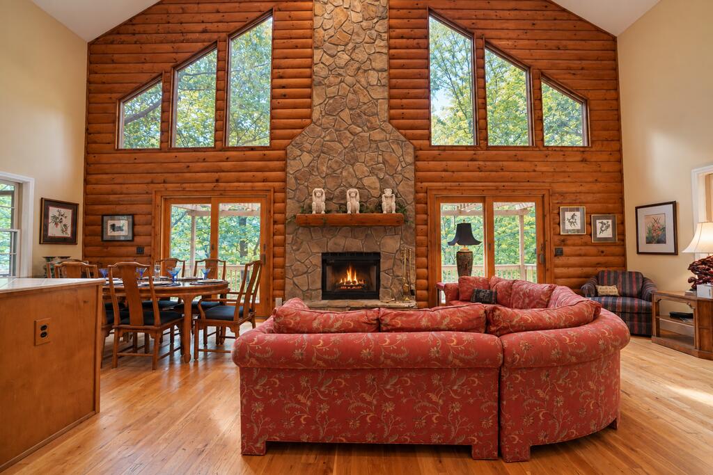244 E Lapidary Lane