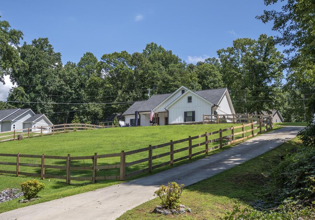 346 Woodland Lane