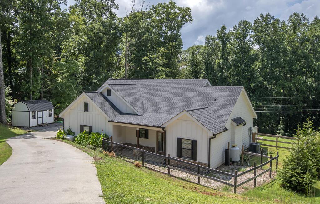 346 Woodland Lane