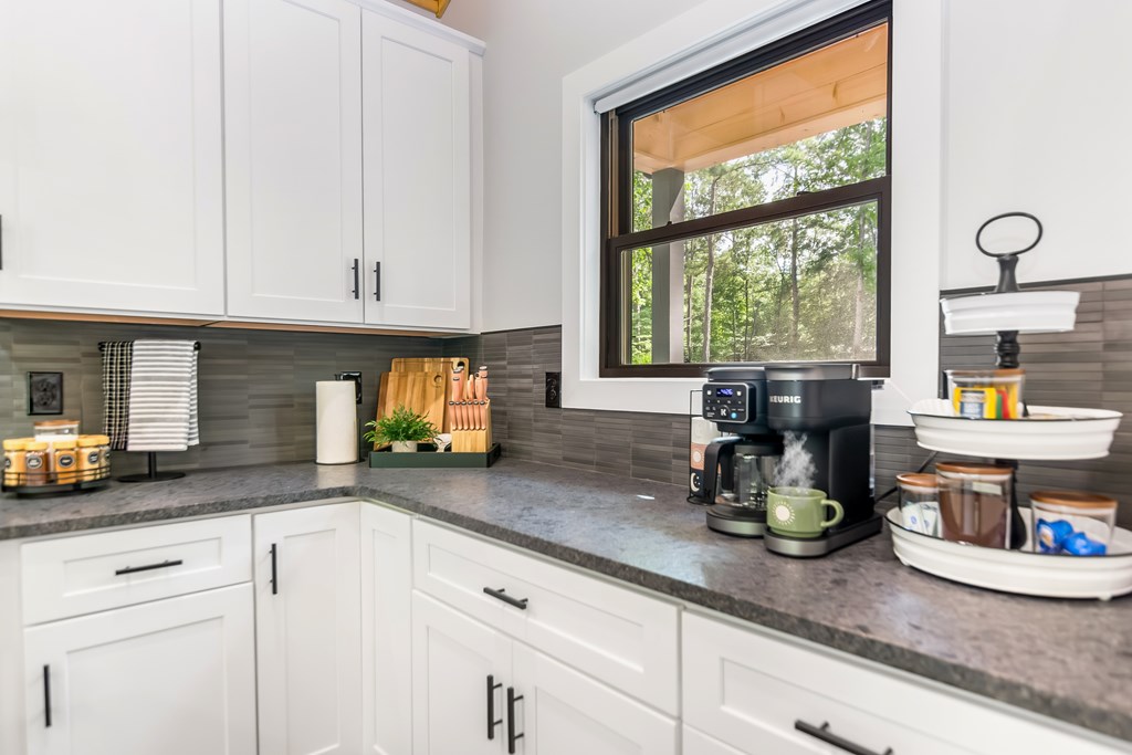 560 Eagle Mountain Drive W