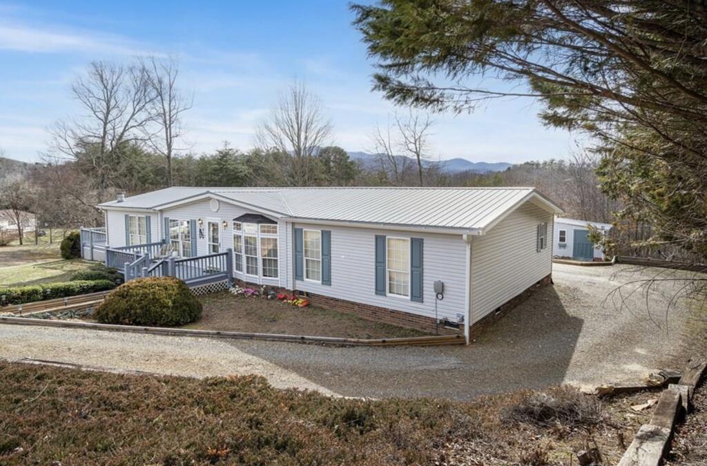 283 Bobcat Lane