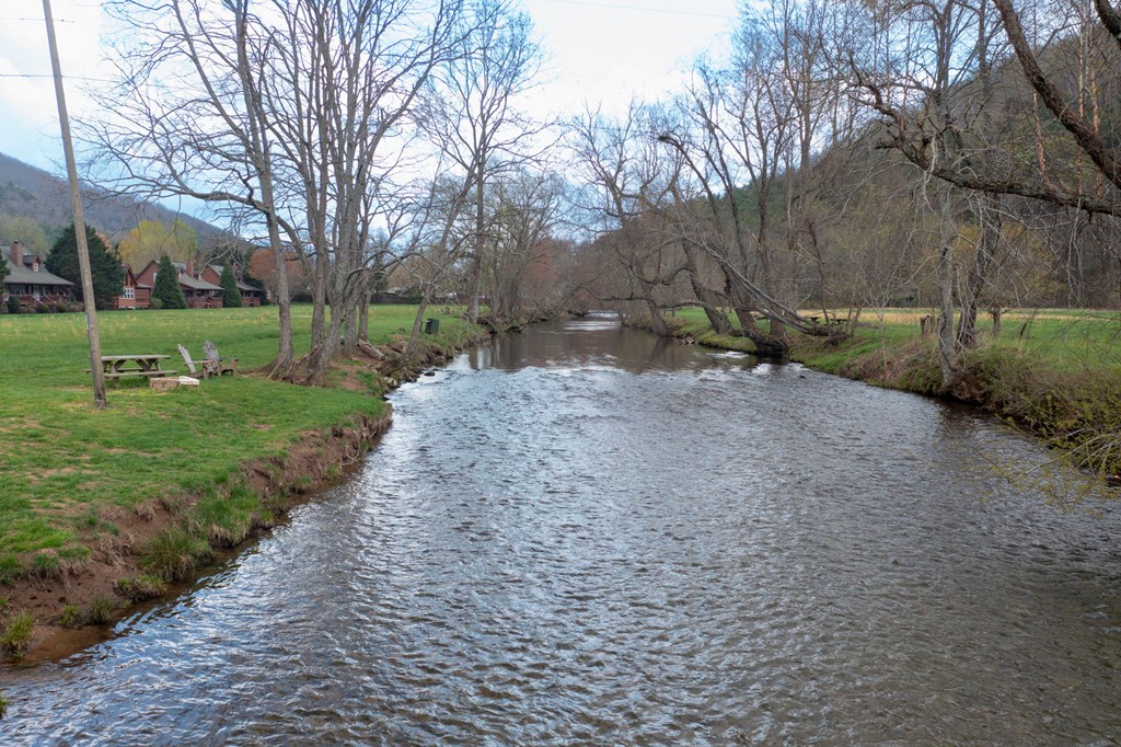 3548 River Front Lane