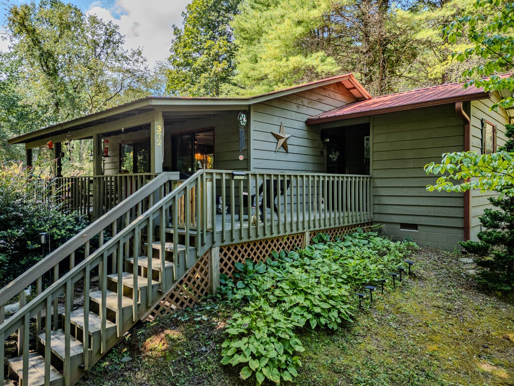 372 Hunter Ridge