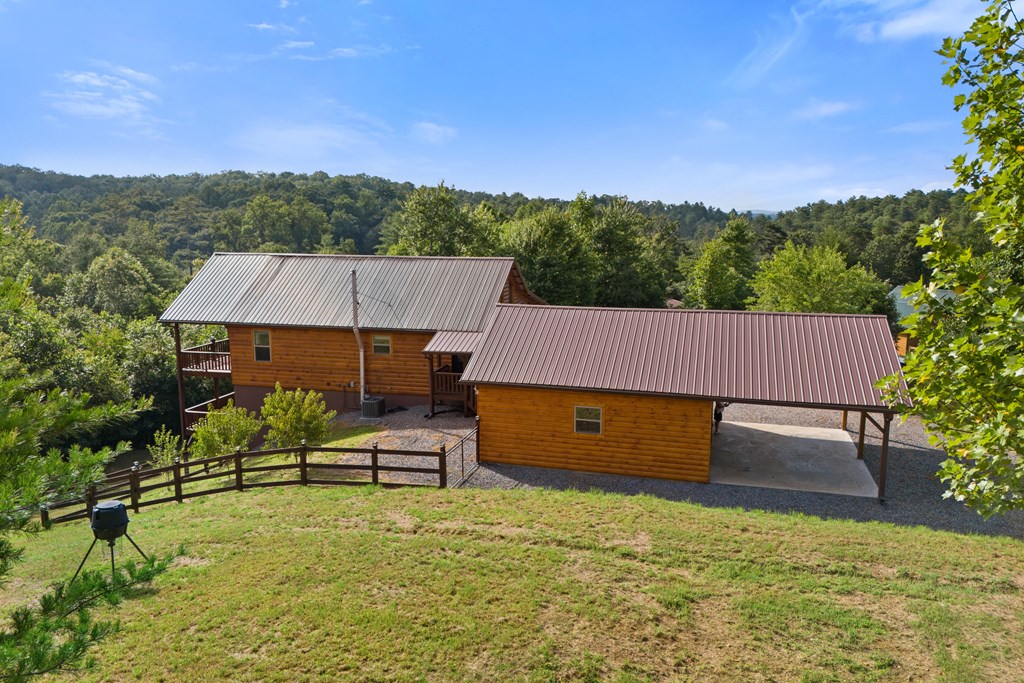 40 Field Stone Trail