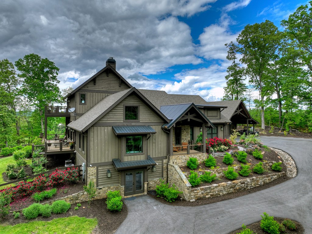 1241 Scenic Drive