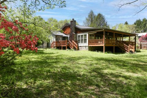 A home in Hayesville