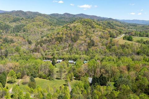 A home in Hayesville