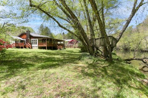 A home in Hayesville