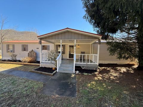 496 Scataway Road Hiawassee GA 30546