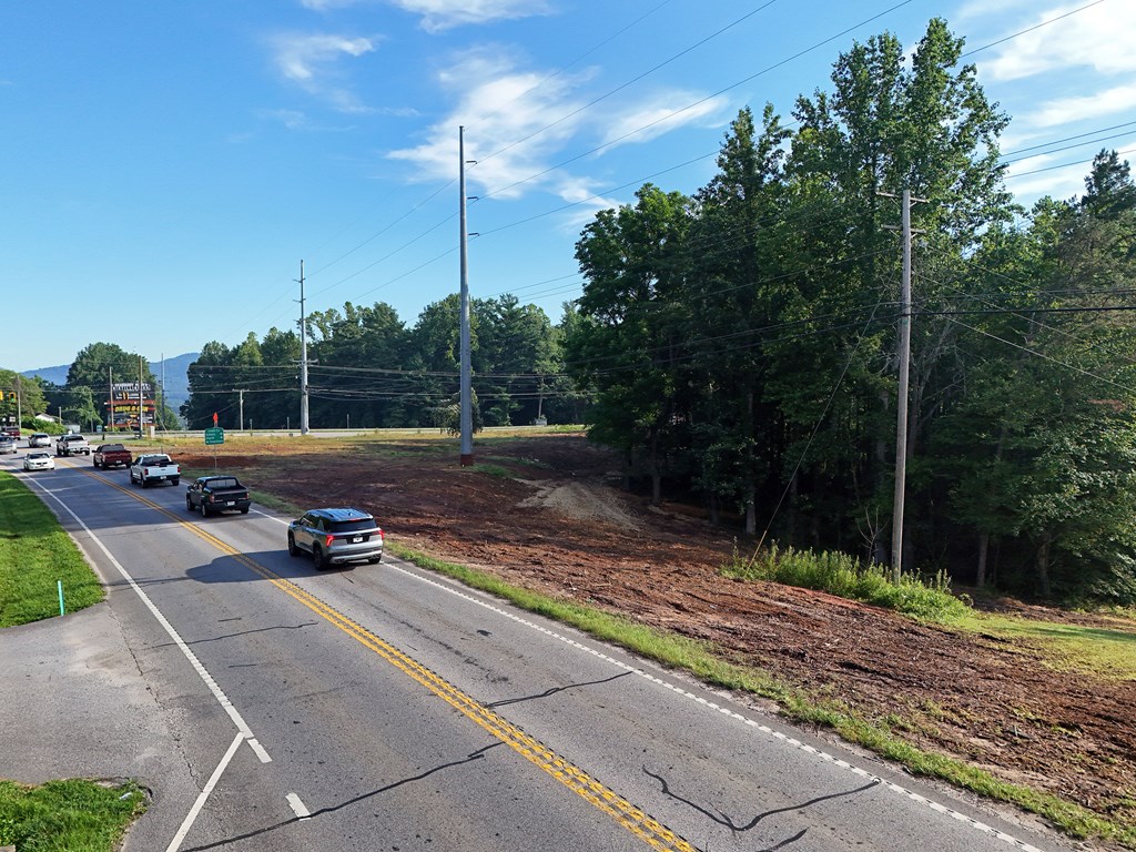 2.95 AC Gainesville Hwy