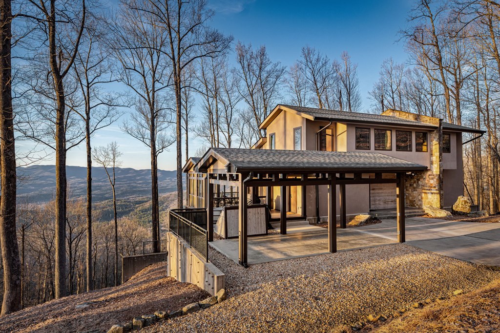 82 Ridgehaven Lane