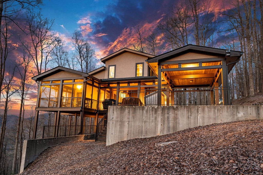 82 Ridgehaven Lane
