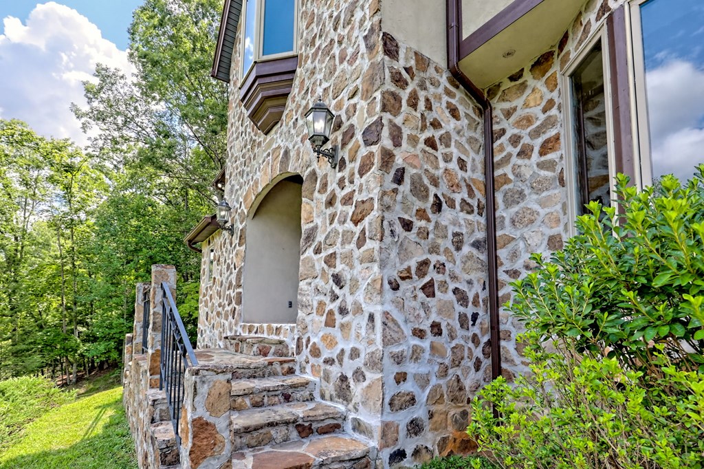 251 Quail Cove Lane