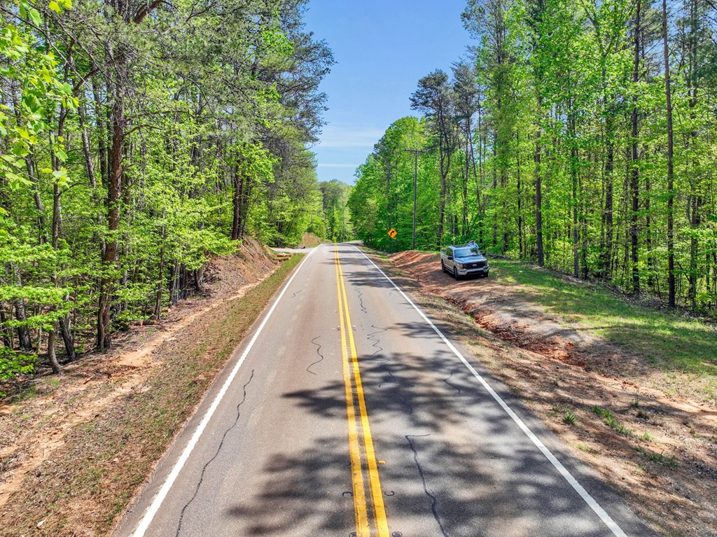 656 Lookout Valley Trail