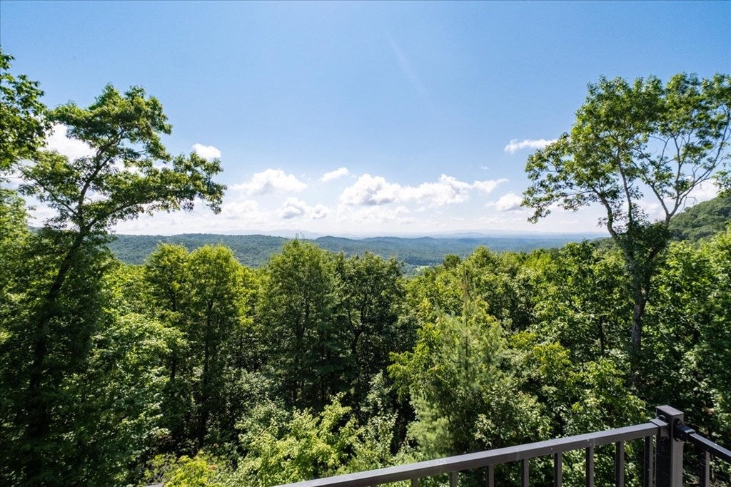 207 Utana Bluffs Trail