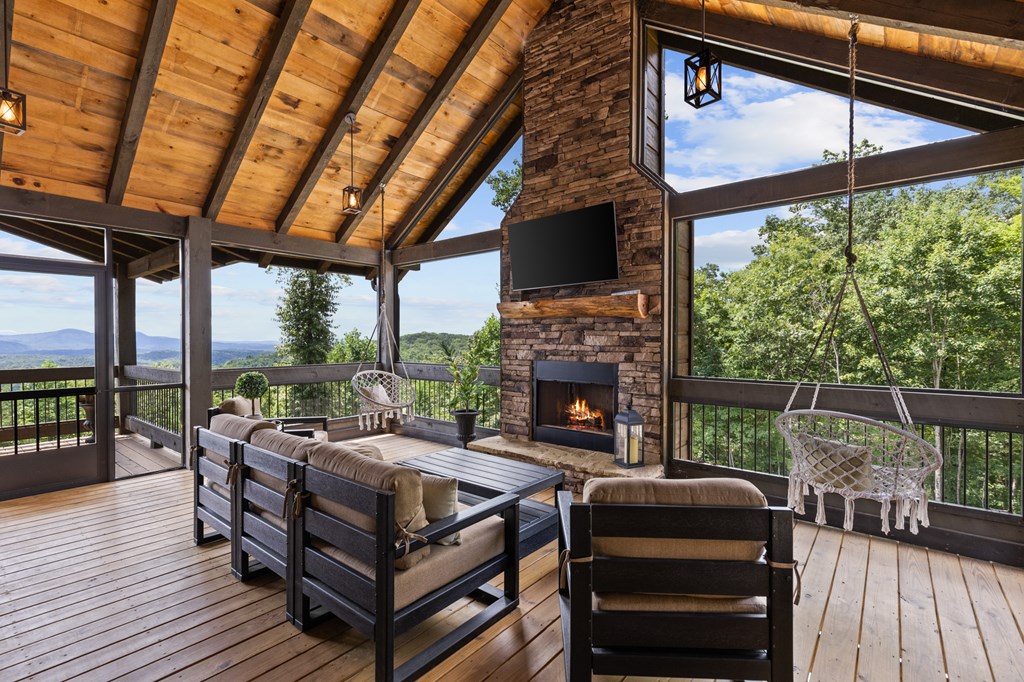 865 Bryant Farm