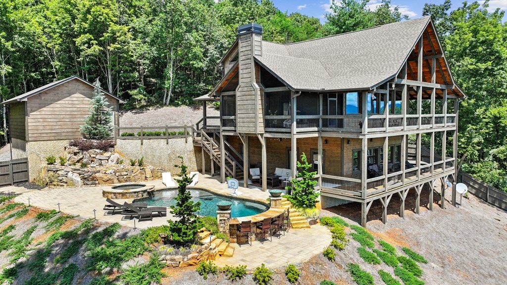 865 Bryant Farm