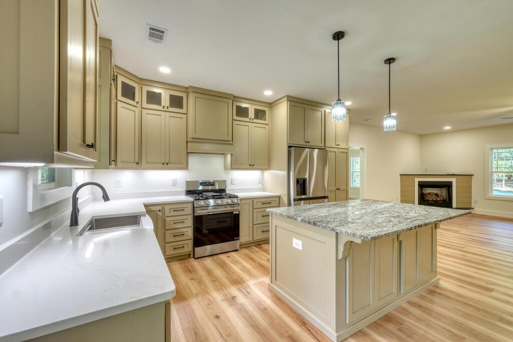 197 Oxford Trail