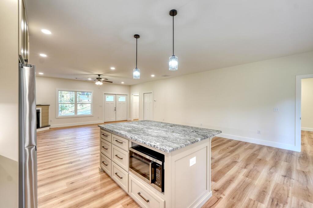 197 Oxford Trail