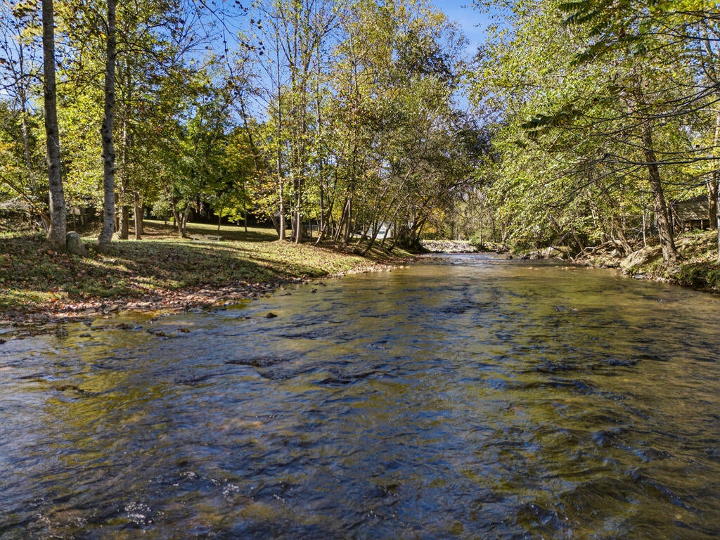 2563 Old Hwy 64