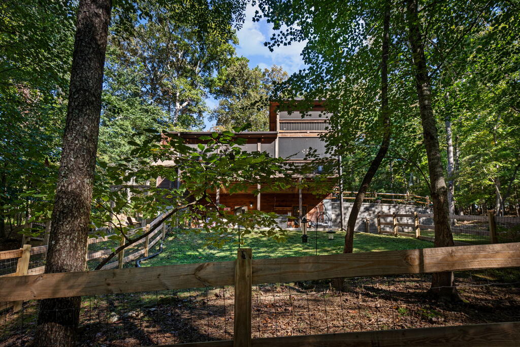 111 Windy Valley Spur