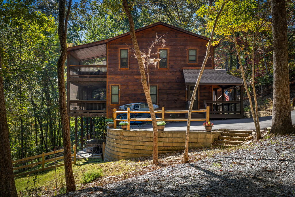 111 Windy Valley Spur