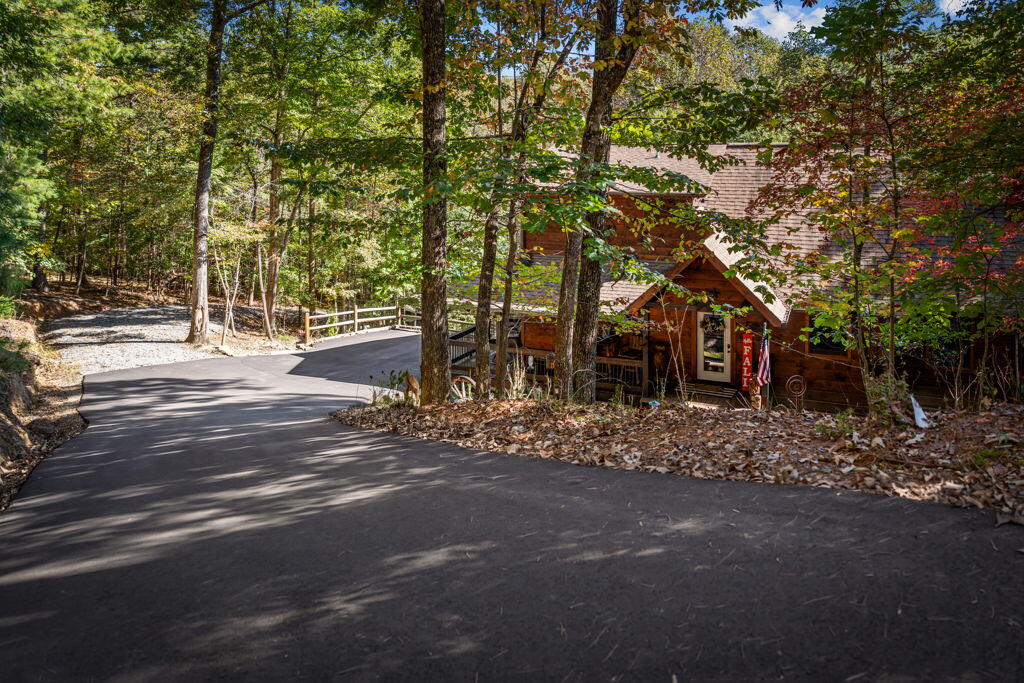 111 Windy Valley Spur