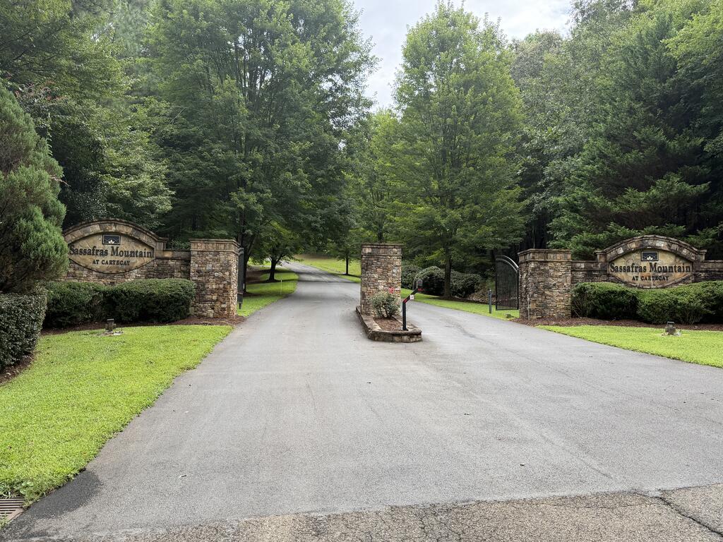 9 Foxpaw Leaf Court