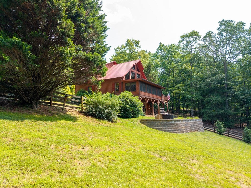 225 Skyland Trail