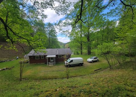 A home in Hayesville