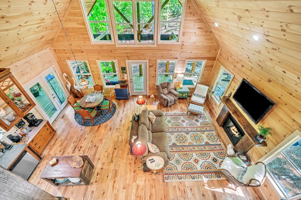 60 Carlisle Dr