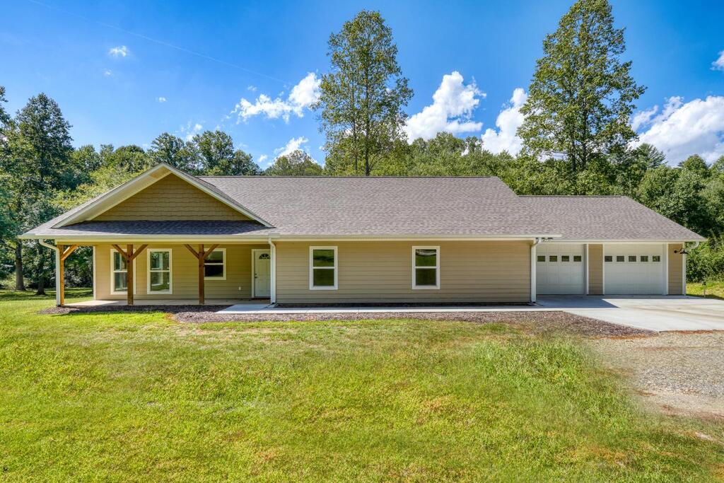 590 Pinebrook Drive