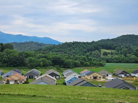 A home in Hayesville