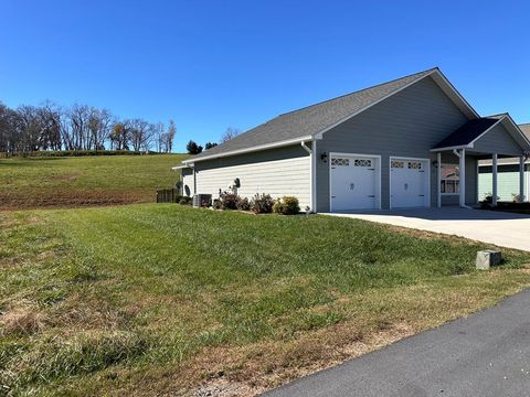 A home in Hayesville