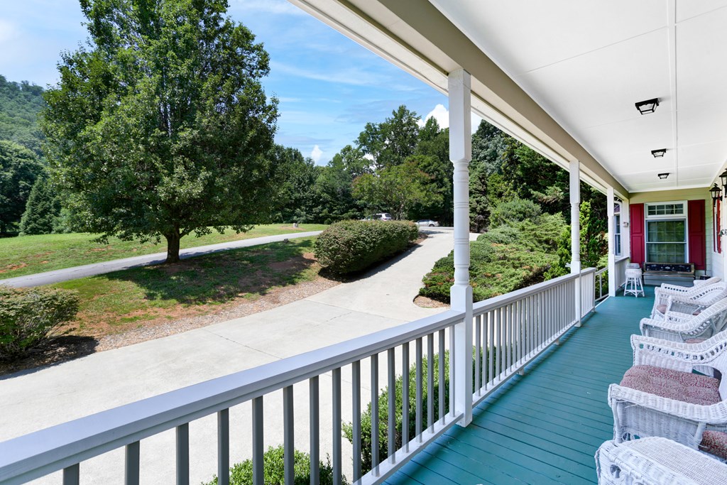 18 Foxfire Court